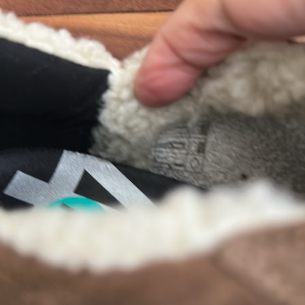 P448 JOHN BROWN NUBUCK SUEDE W/FAUX FLEECE LACE SNEAKERS SIZE 38 NEVER WORN - Picture 9 of 15